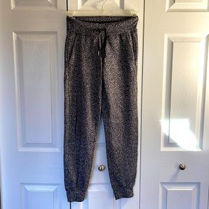 Lululemon size 4 Joggers black White print